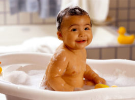 How to Bathe a Newborn Baby? Bathe a Newborn Baby