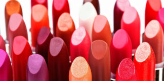 How to Apply Lipstick for Beginners apply lipstick for Beginners