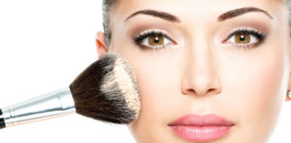 Makeup essentials a woman should carry everyday Makeup essentials