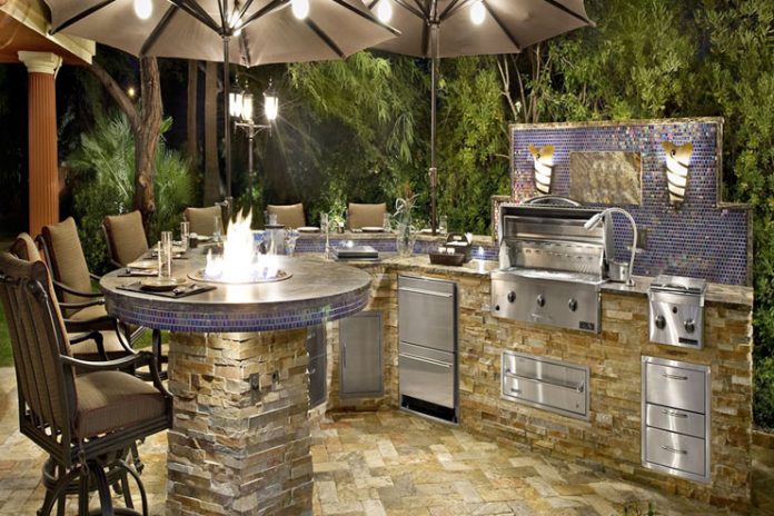 outdoor kitchen