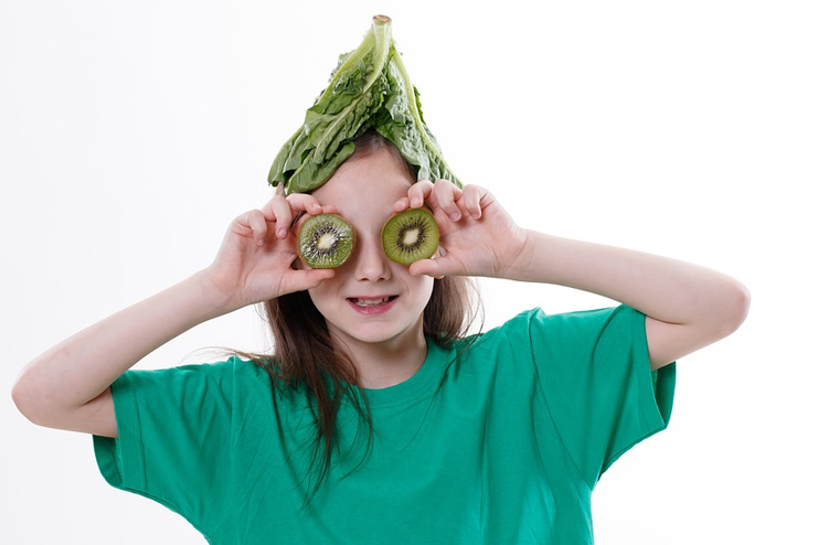 Fuzzy Kiwi and Yogurt Face Pack to Rejuvenate your skin