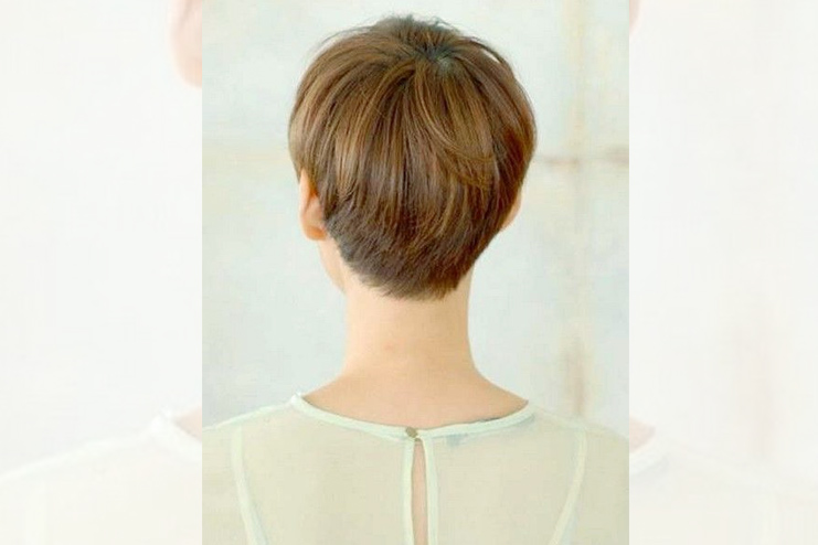 Short Hairstyle for Round Face Over 50
