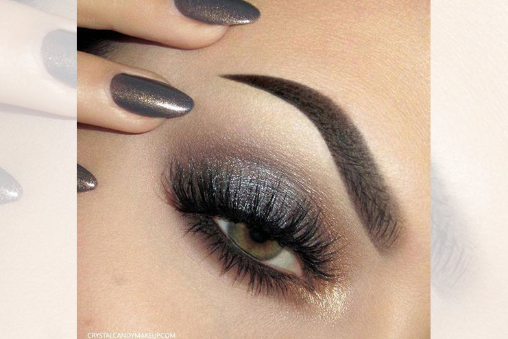 The Graceful Silver Smokey Eye Make Up