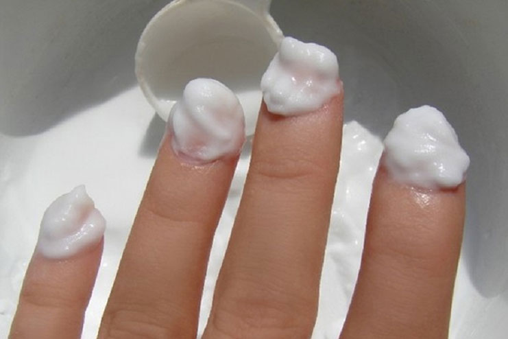 Bleach your nails with baking soda