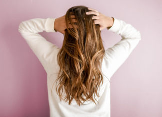 14 Ways To Get Rid Of Dry Scalp – Boost Your Scalp Hydration