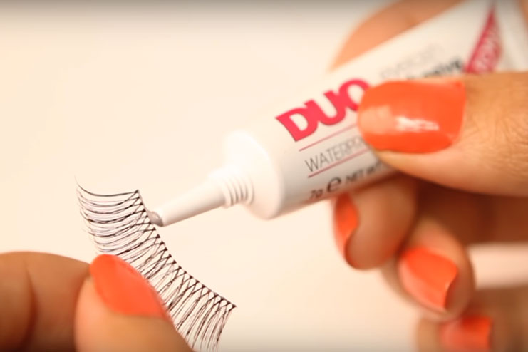 Best-Rated-Eyelash-Glue