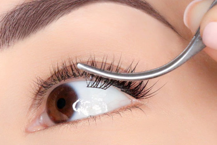 DIY-EyelashExtensions