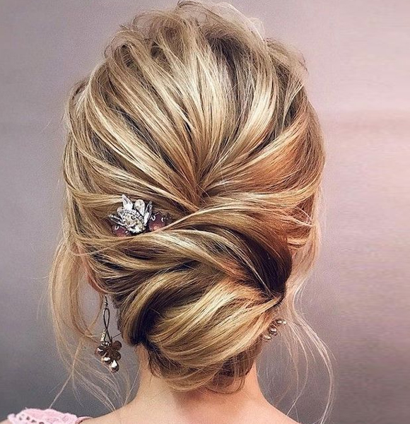 Swirling-Bun-Hairstyle