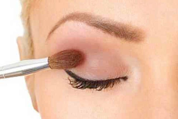 Thick-Coat-Of-Eye-Shadow