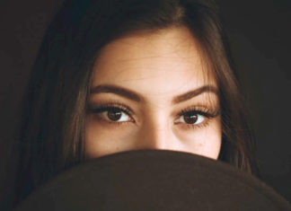 10 Easy Hacks Using Castor Oil For Dark Circle Removal Castor Oil for Dark Circles