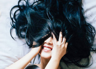 3 Excellent Ways To Get Blue Black Hair Color – Drown In The Shade! Get Blue Black Hair