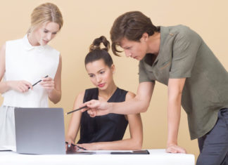 12 Successful Tips To Survive In Male Dominated Workplace – Make Your Way! Male-Dominated-Workplace