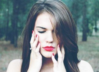 How to Change Glossy Lipstick To Matte Lipstick – Try A Fun Technique! Matte Lipstick