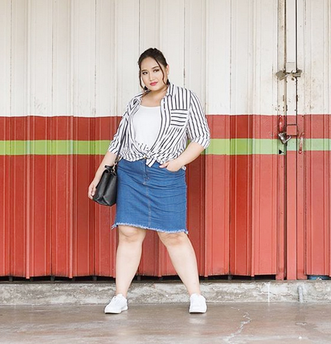 Plus Size Denim Skirt Outfit