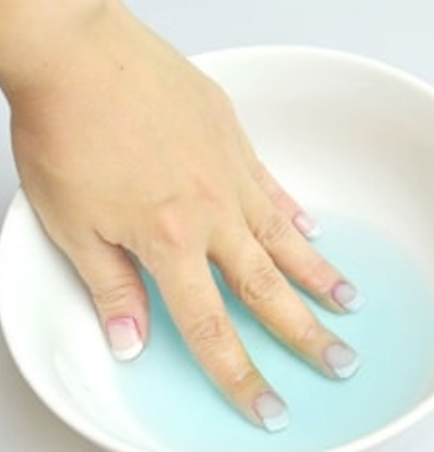 acrylic nails using acetone