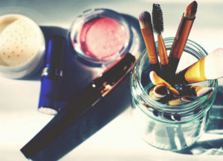 What Happens When You Stop Wearing Makeup – Charm Stays Intact! What happens when you stop wearing makeup