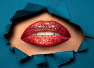 10 Best Moisturizing Lipsticks For Dry Lips – Ditch Dull Lips! 10 Moisturizing Lipsticks For Dry Lips