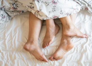 10 Things Men Like In Bed But Won’t Ask For – Spark Up Your Hotness! Things men like in bed but wont ask for it