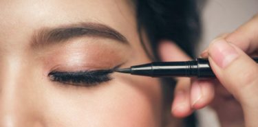10 Best Eyeliners For Beginners – Strike It On The Lashline! 10 Best Eyeliners For Beginners