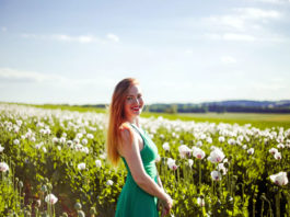 30 Dazzling Makeup Ideas For A Green Dress – The Mind Blowing Look! 30 Dazzling Makeup Ideas For A Green Dress