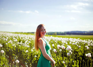 30 Dazzling Makeup Ideas For A Green Dress – The Mind Blowing Look! 30 Dazzling Makeup Ideas For A Green Dress