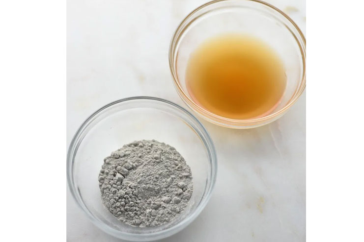 Bentonite Clay and Apple Cider Vinegar Mask