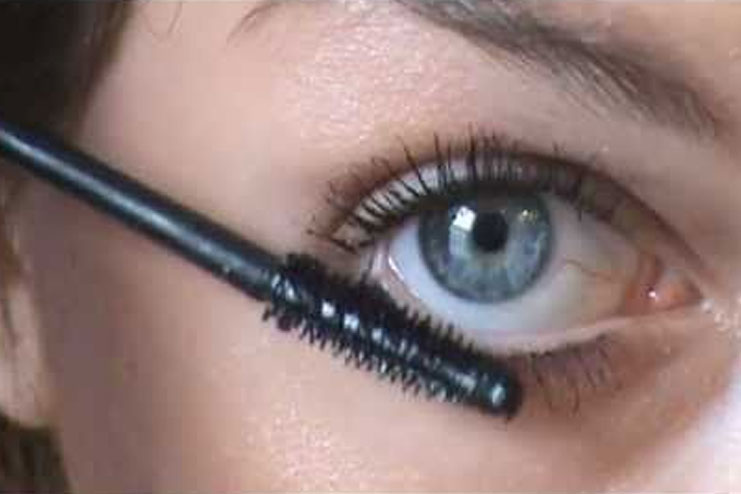 Draw Focus On Your Lower Lashes