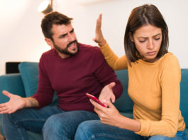 9 Clear Signs Of A Toxic Boyfriend – Learn How To Detox From Him! 9 Clear Signs Of A Toxic Boyfriend