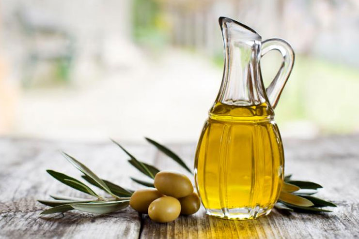 Almond Oil Olive Oil for Dark Circles