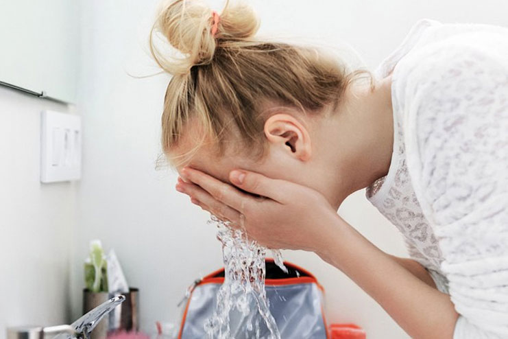 Wash Your Eyebrows