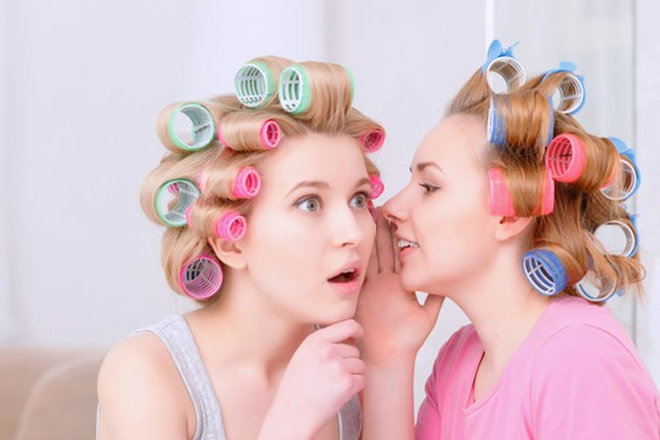 Use Velcro Rollers To Twist Your Hair