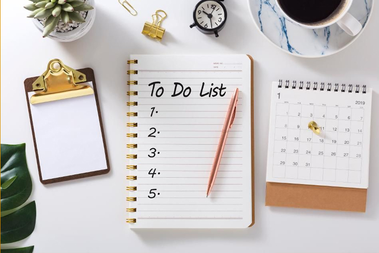 She-maintains-a-to-do-list