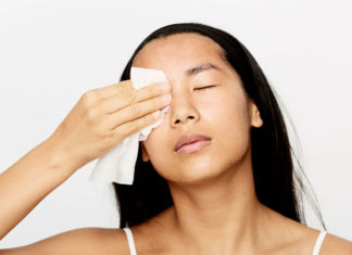 16 Best Makeup Remover Wipes – Get Your Face SQUEAKY CLEAN! 16 Best Makeup Remover Wipes Get Your Face SQUEAKY CLEAN