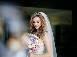 25 Things Every Bride Should Carry on Wedding Day 25 Things Every Bride Should Carry on Wedding Day