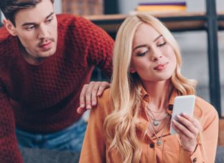 12 Undeniable Signs That He Is Jealous About You – Scrutinize And Find Out! Signs-A-Jealous-Guy-Wants-To-Date-You