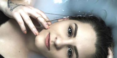 8 Milk and Honey Bath For Healthier and Happier Skin Milk-and-Honey-Bath