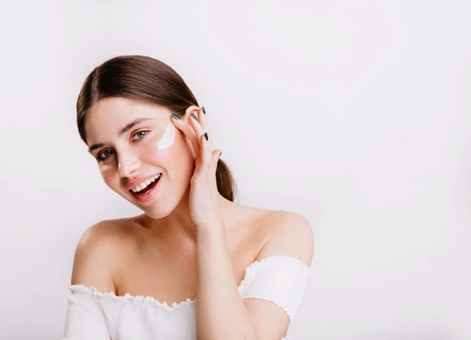 How to know the Difference between Fine Lines and Wrinkles? Best Vitamin K Creams
