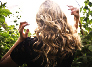 3 Ways to Scrunch Your Hair- Enhance Your Look! Scrunch Your Hair