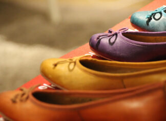 Top 10 Comfortable Shoes for Everyday Wear Top-10-Comfortable-Shoes-for-Everyday-Wear