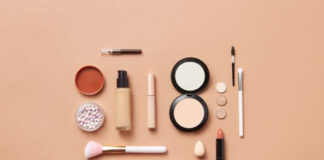 From Day to Night: Quick and Easy Makeup Transformations Quick and Easy Makeup Transformations