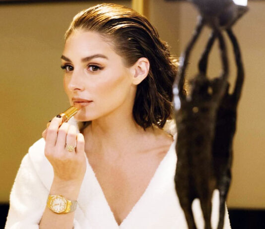 How Celebs Get That Glow: Skincare Routines of Your Favorite Stars Skincare Routines of Your Favorite Stars Olivia Palermo